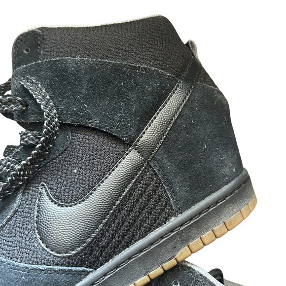 Nike Women's Black Wedge Sneakers

Nike Dunk Sky High - wedge sneakers size 10 - Picture 6 of 8